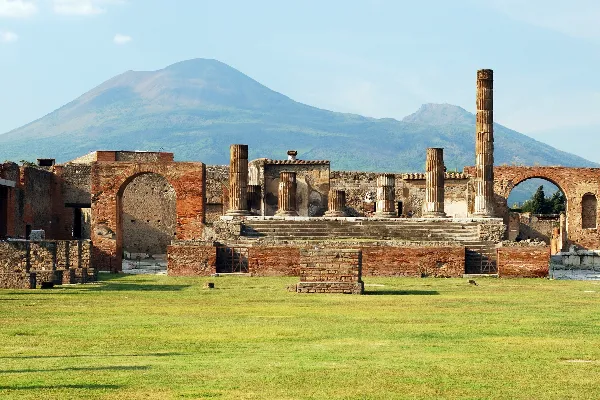 Pompeii, Mount Vesuvius & Wine Tasting Tour